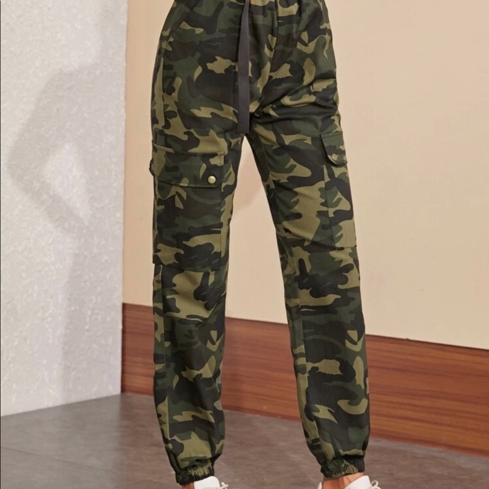 Release-Buckle Belted Camo Cargo Joggers